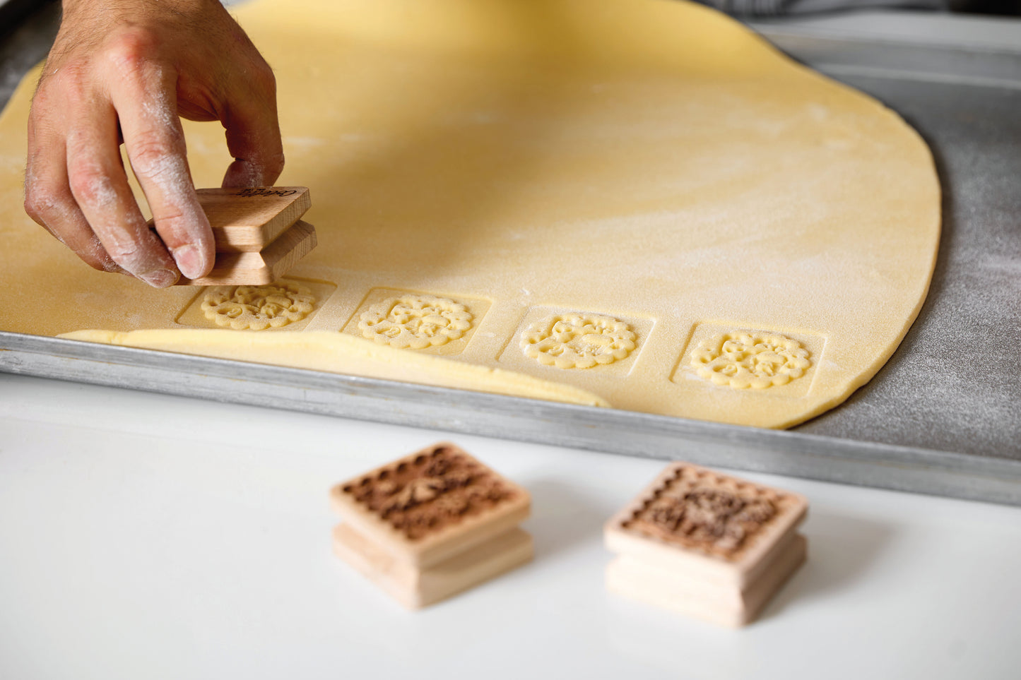 '' Profumo di Biscotti '' - il libro del Maestro Luca Montersino