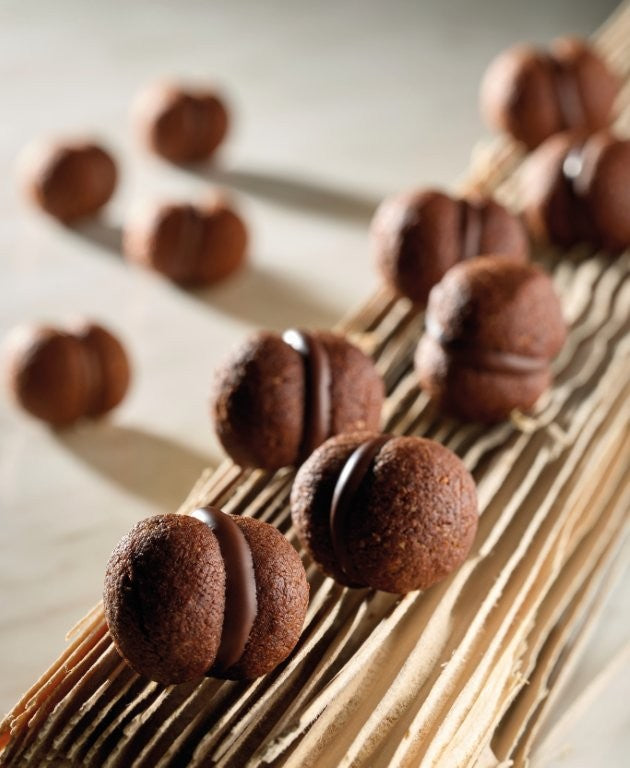 '' Profumo di Biscotti '' - il libro del Maestro Luca Montersino